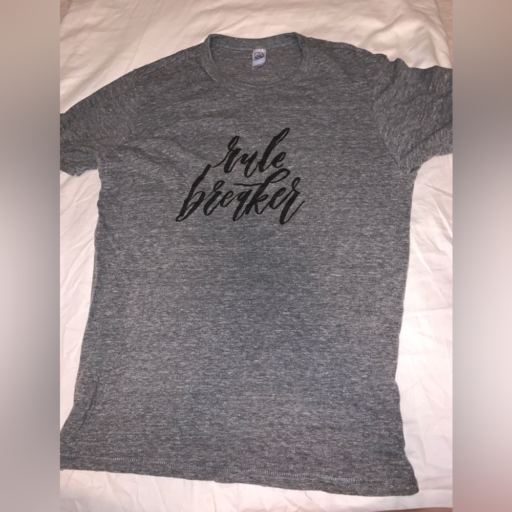 Grey, rule breaker, tee
